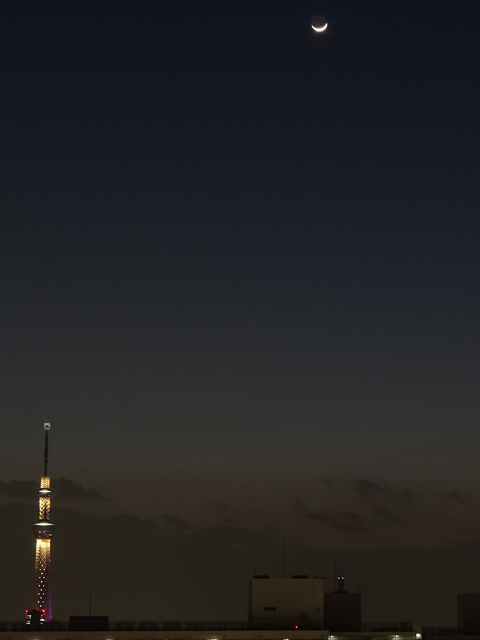 Comet PANSTARRS with Moon and TOKYO SKYTREE