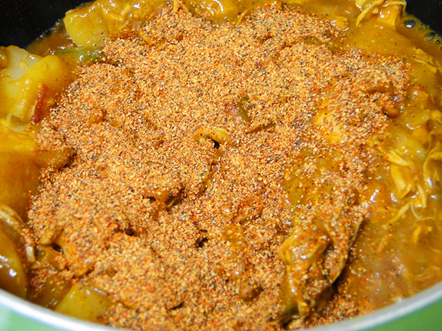 Homemade Stewed Chicken Curry with Cubic Vegetables