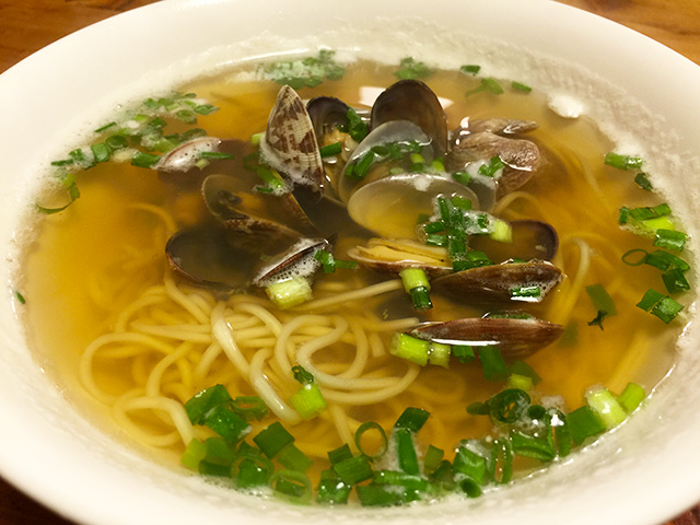 Ramen Noodles with Clam Soup