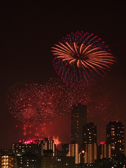 Makuhari Beach FIreworks Festa