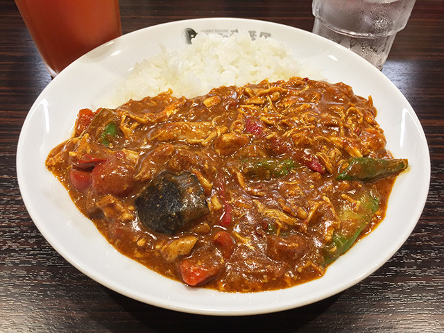 Chicken and Summer Vegetables Curry
