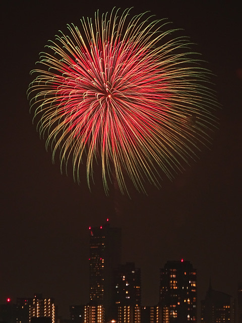 Makuhari Beach FIreworks Festa