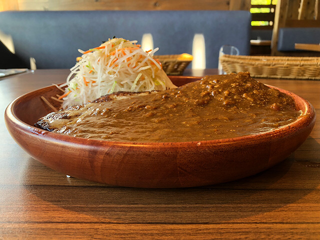 Gulliver Curry Burg Dish with Extra Dish Salad
