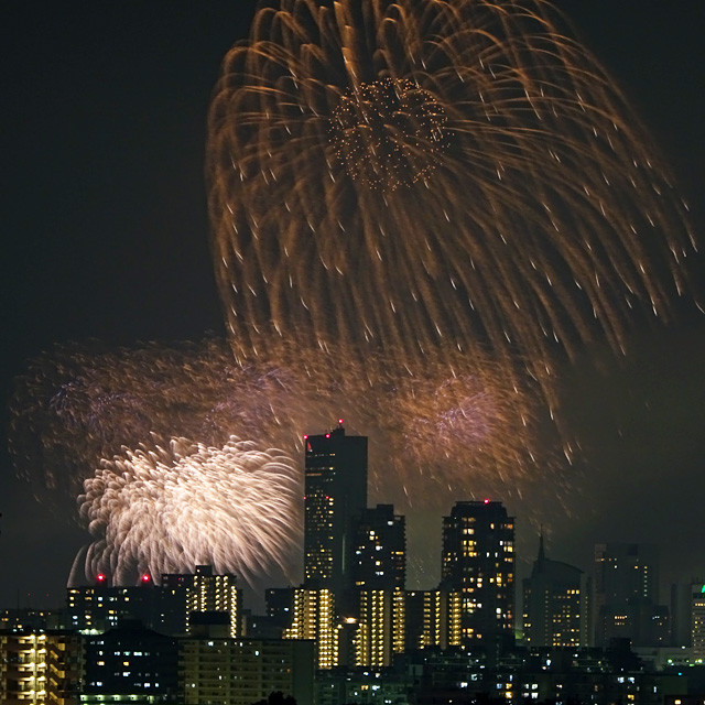 Makuhari Beach FIreworks Festa