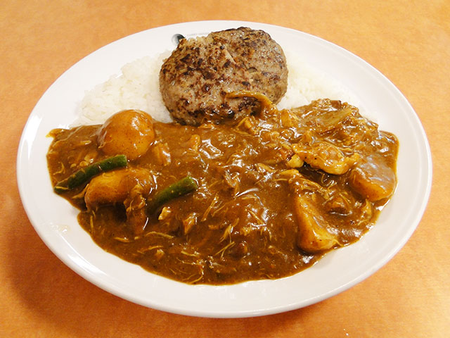 Stewed Chicken Curry with Hamburger and Vegetables