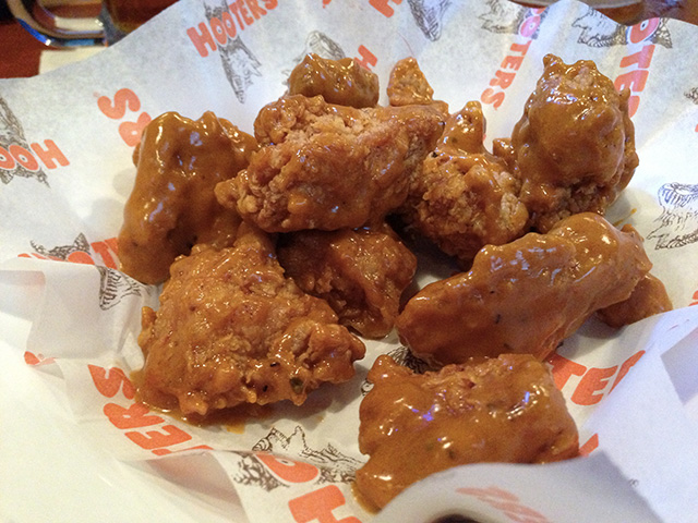 BONELESS WINGS