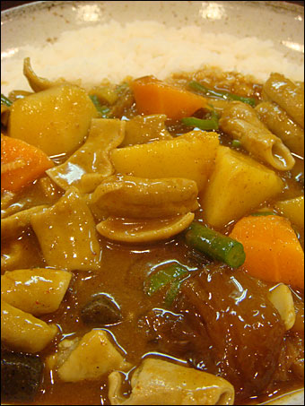 Beef Giblets Curry with Various Toppings