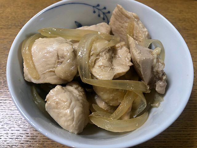 Stewed Chicken Breast with Onion