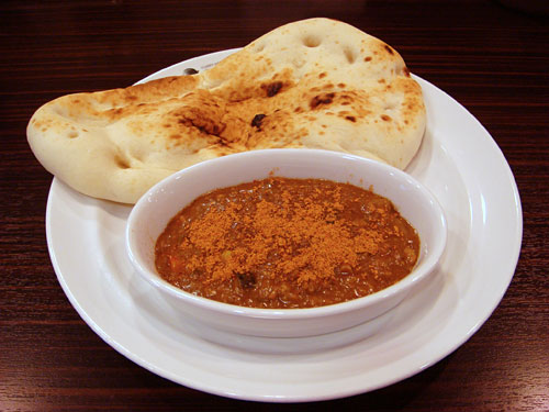 Keema Curry with Nan Bread