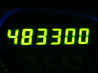483300