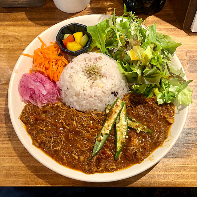 Classic Chicken Curry with Colorful Vegetables