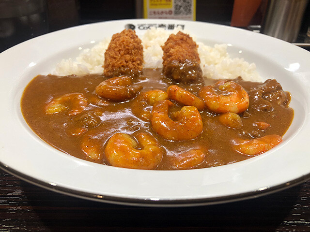 Beef Curry with Stewed Shrimps and Fried Oysters