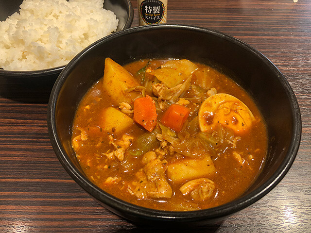 Soup Curry with Stewed Chicken and Rice