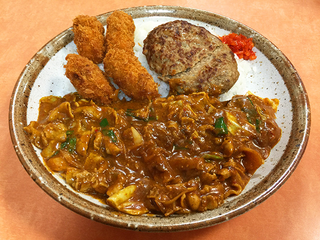 Pork and 3 Flavor Kimchi Curry with Hamburger and Fried Oysters