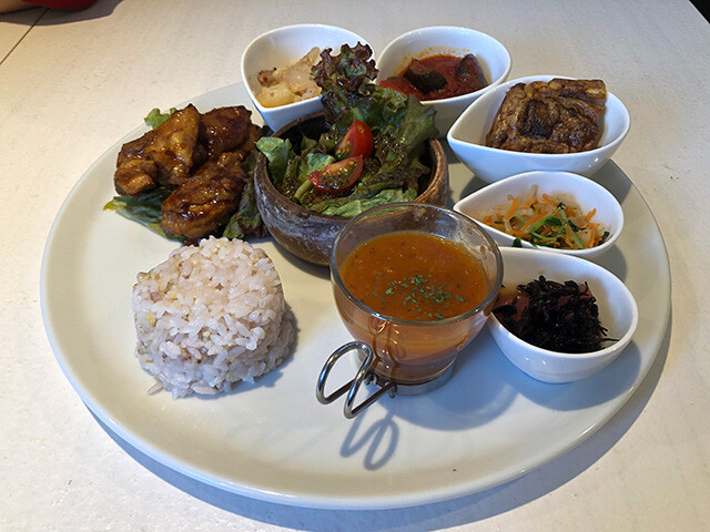 ��Ma-go-wa-ya-sa-shi-i�� Healthy Lunch Plate