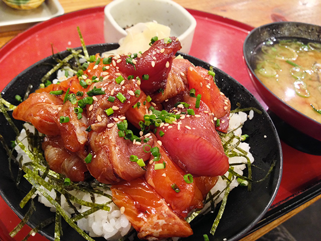 Seasoned Seafood Rice Bowl