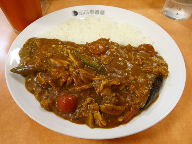 Chicken and Summer Vegetables Curry with Various Toppings