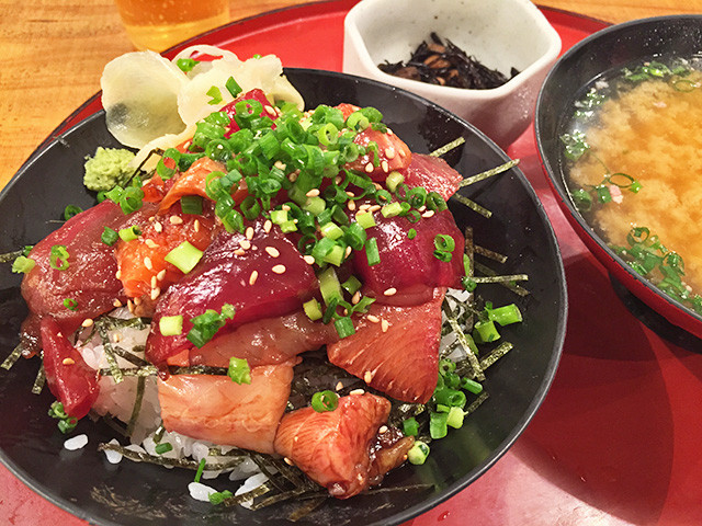 Seasoned Seafood Rice Bowl