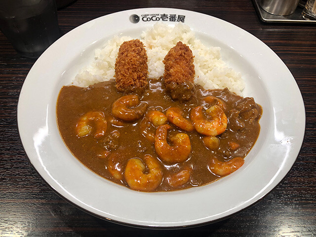 Beef Curry with Stewed Shrimps and Fried Oysters