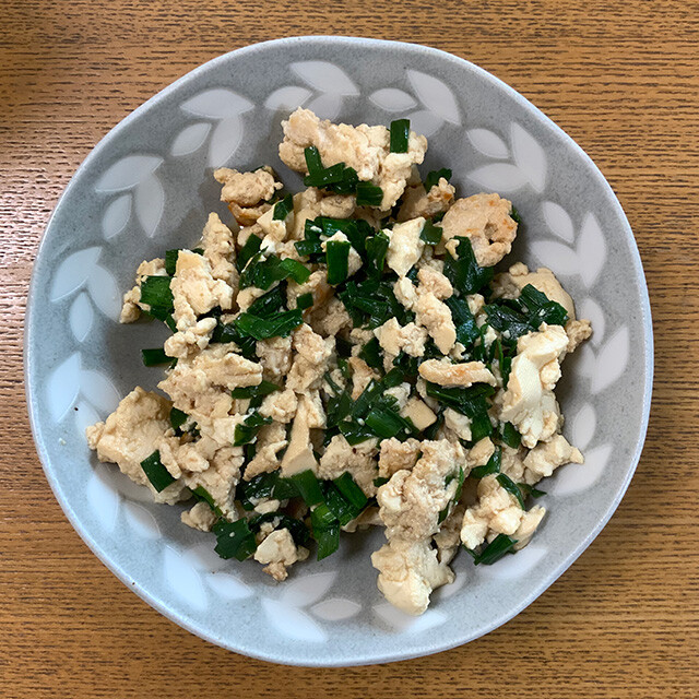 Stir-Fried Minced Chicken Breast with Chinese Chive and Tofu