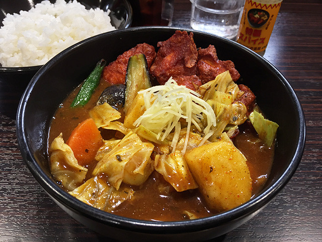 Vegetable Curry Soup with Tandoori-Flavored Chicken