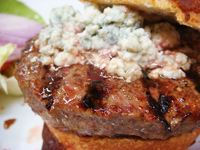 Hamburger with Blue Cheese