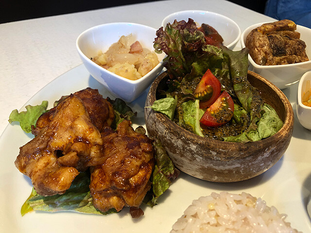 ��Ma-go-wa-ya-sa-shi-i�� Healthy Lunch Plate