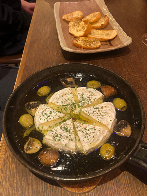 Whole Camembert Ajillo