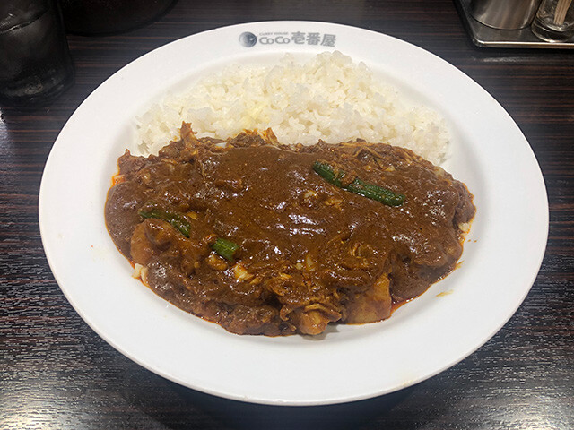 Beef Curry with Stewed Chicken, Vegetables, and Half-Cheese