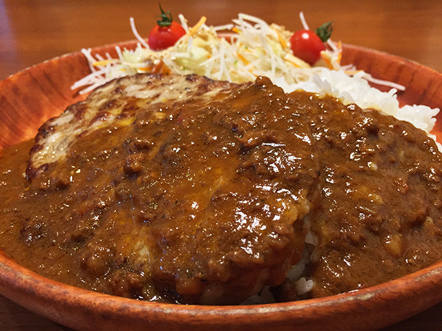 Curry Burg Dish