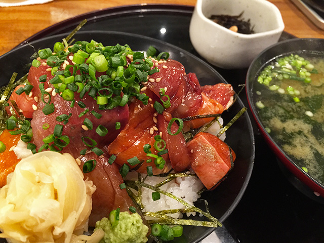 Seasoned Seafood Rice Bowl