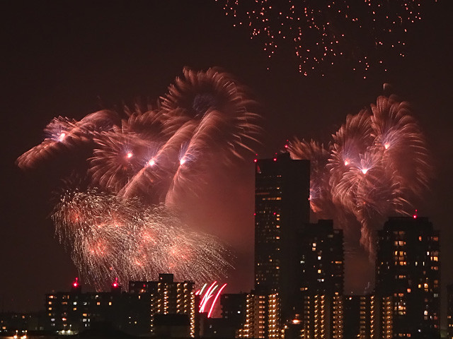 Makuhari Beach FIreworks Festa