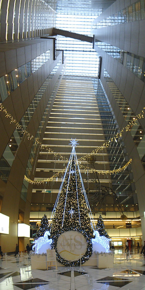 Christmas Tree in SHINJUKU NS Building