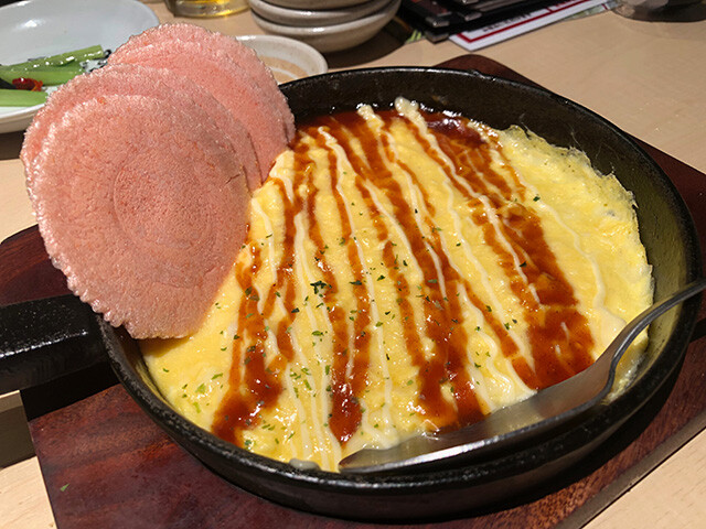 Rice Crackers with Fried Egg