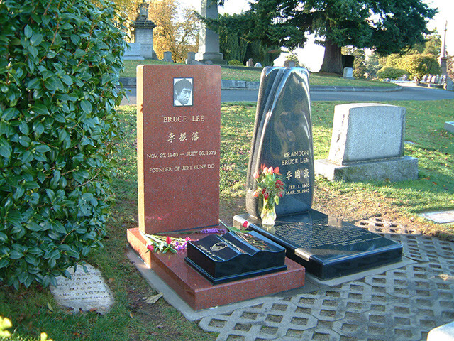 Graves of Bruce Lee and Brandon Lee