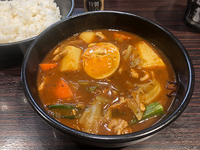 Soup Curry with Stewed Chicken and Rice