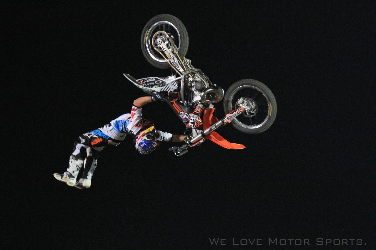 6月1日 土 レッドブルxファイターズ大阪城 Red Bull X Fighters Osaka Japan Drive Safely あんぜんうんてんな