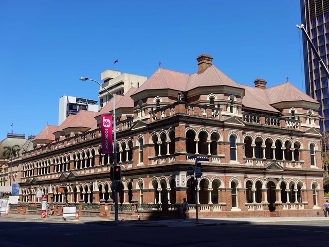 George St と Margaret St の交差点_edit