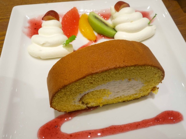 ロールケーキ,フルーツ添え 6_edit