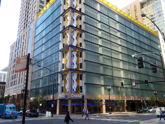 Clark St と Kinzie St の交差点 1_edit