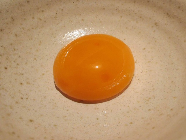 鶏つくねの炭火焼き,生卵黄付 3_edit