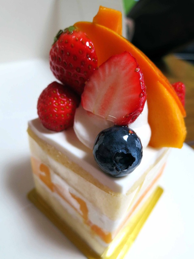 マンゴーのショートケーキ 2_edit