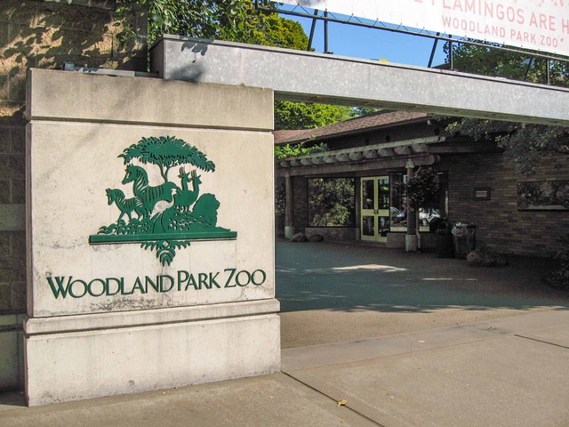 ウッドランドパーク動物園_南口 2_edit