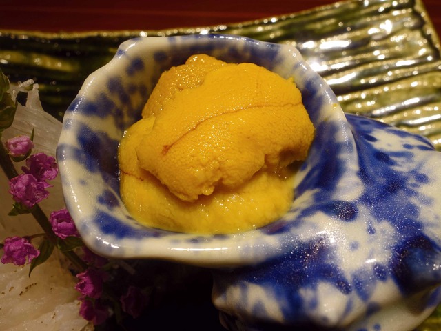 お造り(ウニ,鱧の焼き霜造り,鱧の棒寿司) 5_edit