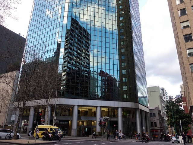 Little Bourke St と Queen St の交差点 5_edit