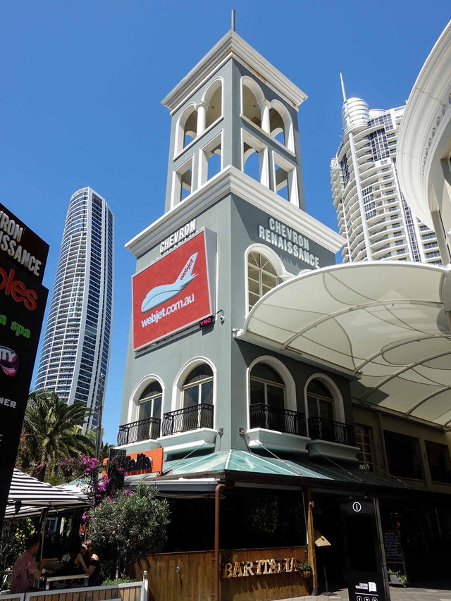 Elkhorn Ave と Surfers Paradise Blvd の交差点 3_edit