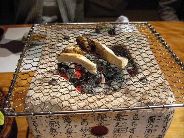 松茸の炭火焼き 3_edit