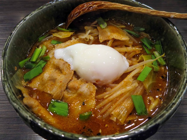 豚バラとキャベツのチゲ味噌らーめん 1_edit