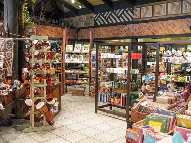 ウッドランドパーク動物園_Zoo Store 内 2_edit