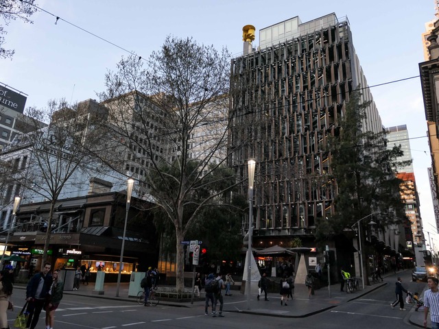 Little Collins St と Swanston St の交差点 3_edit